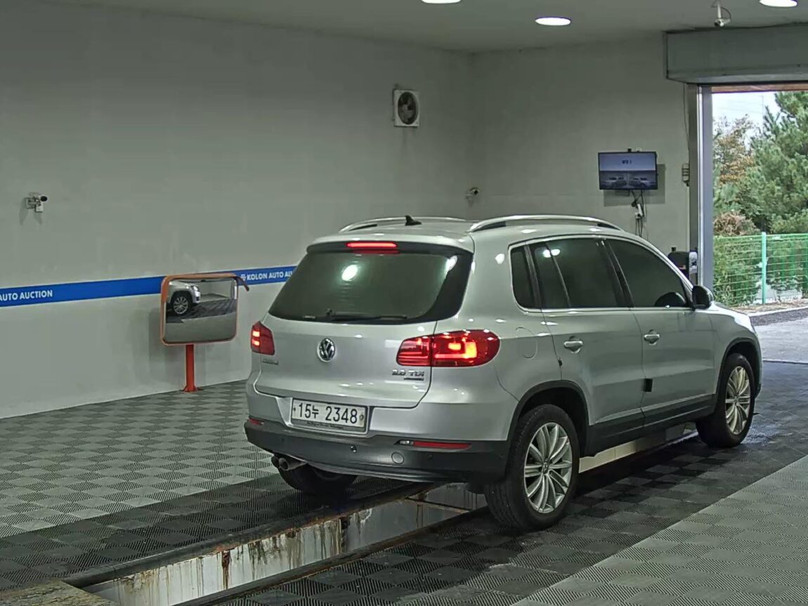 VOLKSWAGEN TIGUAN 2.0 TDI BLUEMOTION PREMIUM 2013 - zdjęcie 5