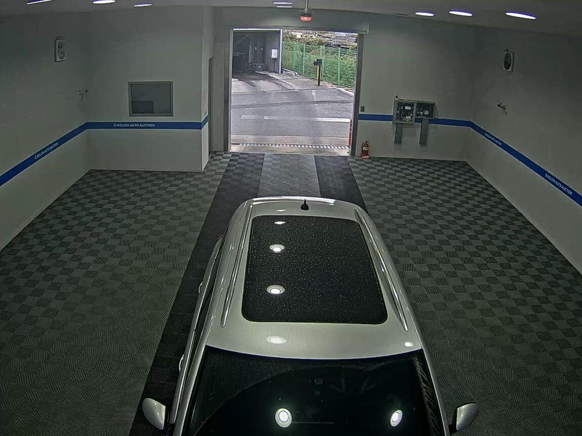 VOLKSWAGEN TIGUAN 2.0 TDI BLUEMOTION PREMIUM 2013 - zdjęcie 7