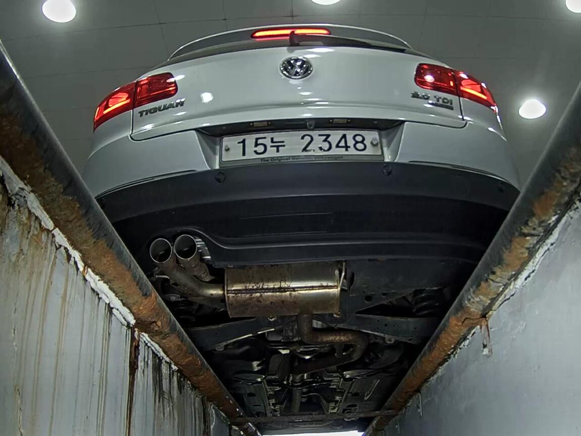 VOLKSWAGEN TIGUAN 2.0 TDI BLUEMOTION PREMIUM 2013 - zdjęcie 8