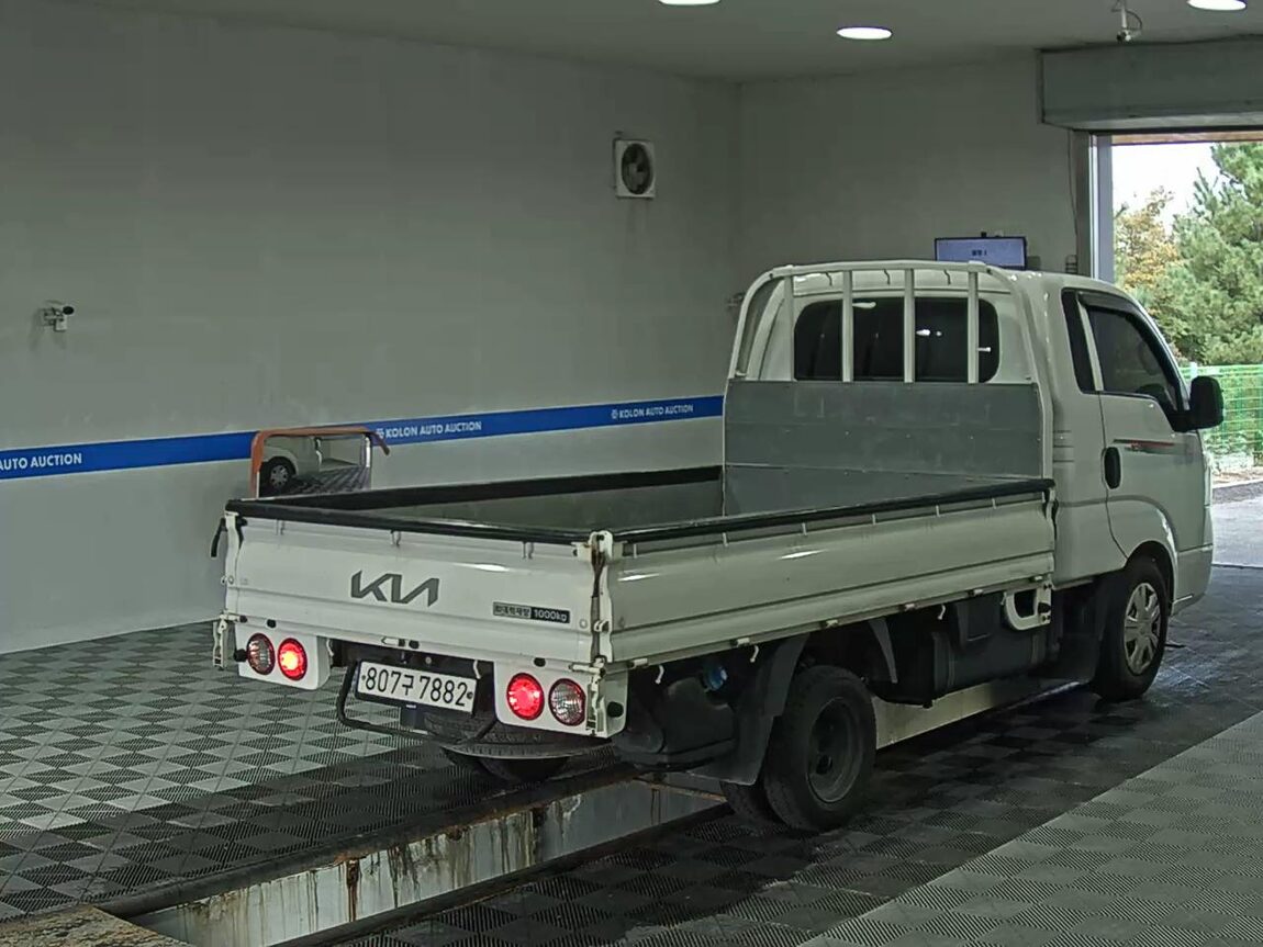 KIA THE NEW BONGO III CARGO 1 TON KING CAB EXTRA LONG WHEELBASE GL 2022 - zdjęcie 5