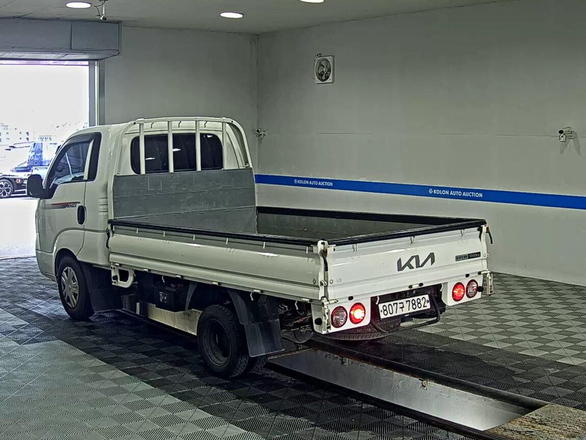 KIA THE NEW BONGO III CARGO 1 TON KING CAB EXTRA LONG WHEELBASE GL 2022 - zdjęcie 6