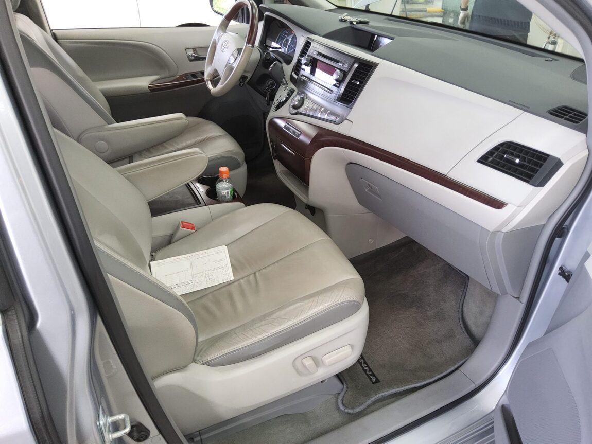 TOYOTA SIENNA (3RD GEN) 3.5 LIMITED 2012 - zdjęcie 14