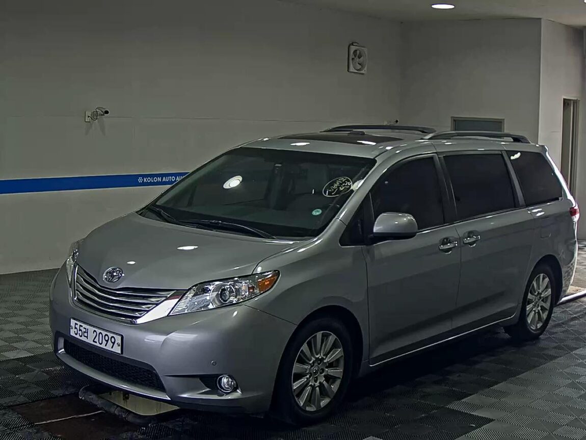 TOYOTA SIENNA (3RD GEN) 3.5 LIMITED 2012 - zdjęcie 2