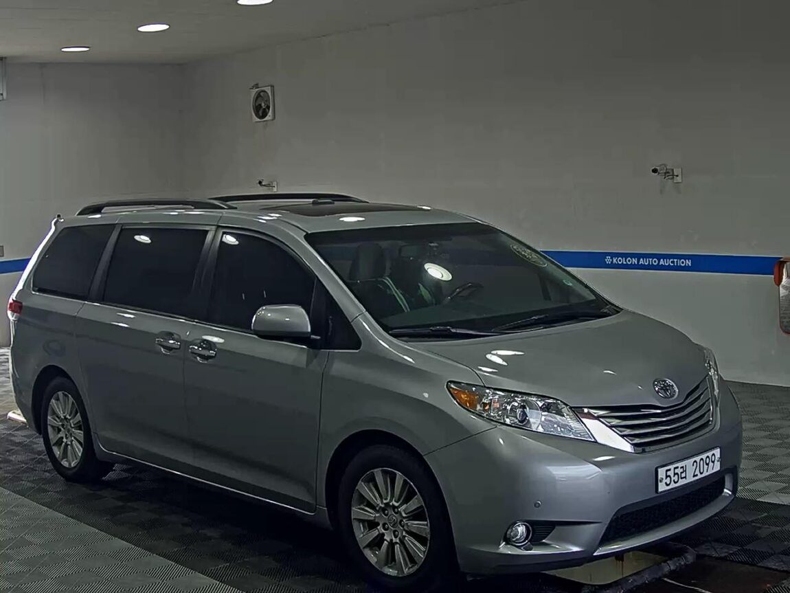 TOYOTA SIENNA (3RD GEN) 3.5 LIMITED 2012 - zdjęcie 3
