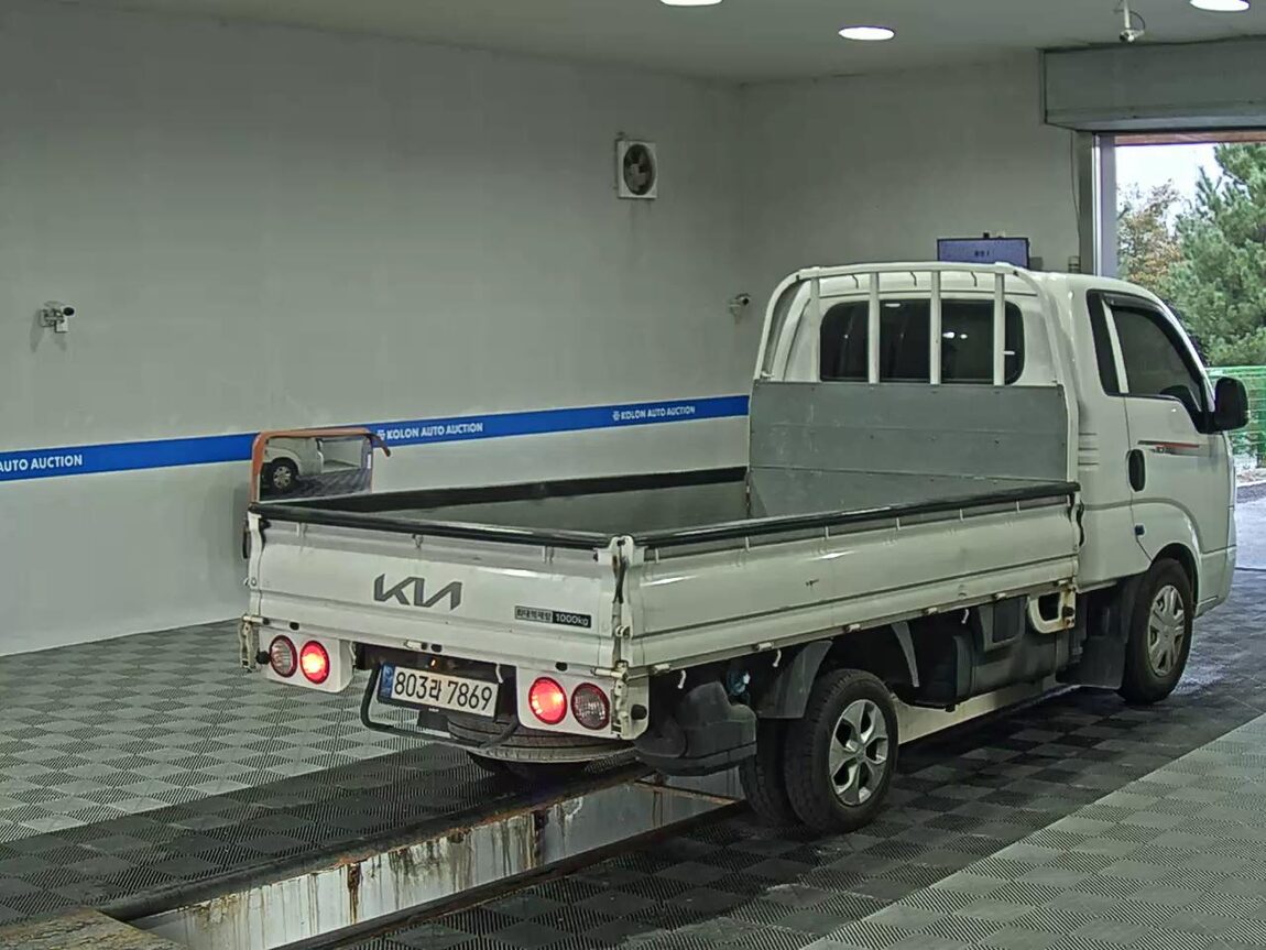 KIA THE NEW BONGO III CARGO 1 TON KING CAB EXTRA LONG WHEELBASE GL 2022 - zdjęcie 5
