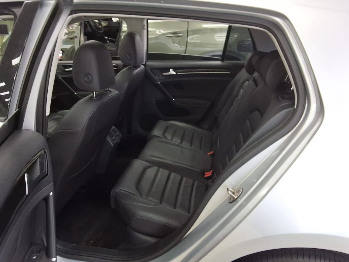 VOLKSWAGEN GOLF (7TH GEN) 2.0 TDI PREMIUM 2014 - zdjęcie 13