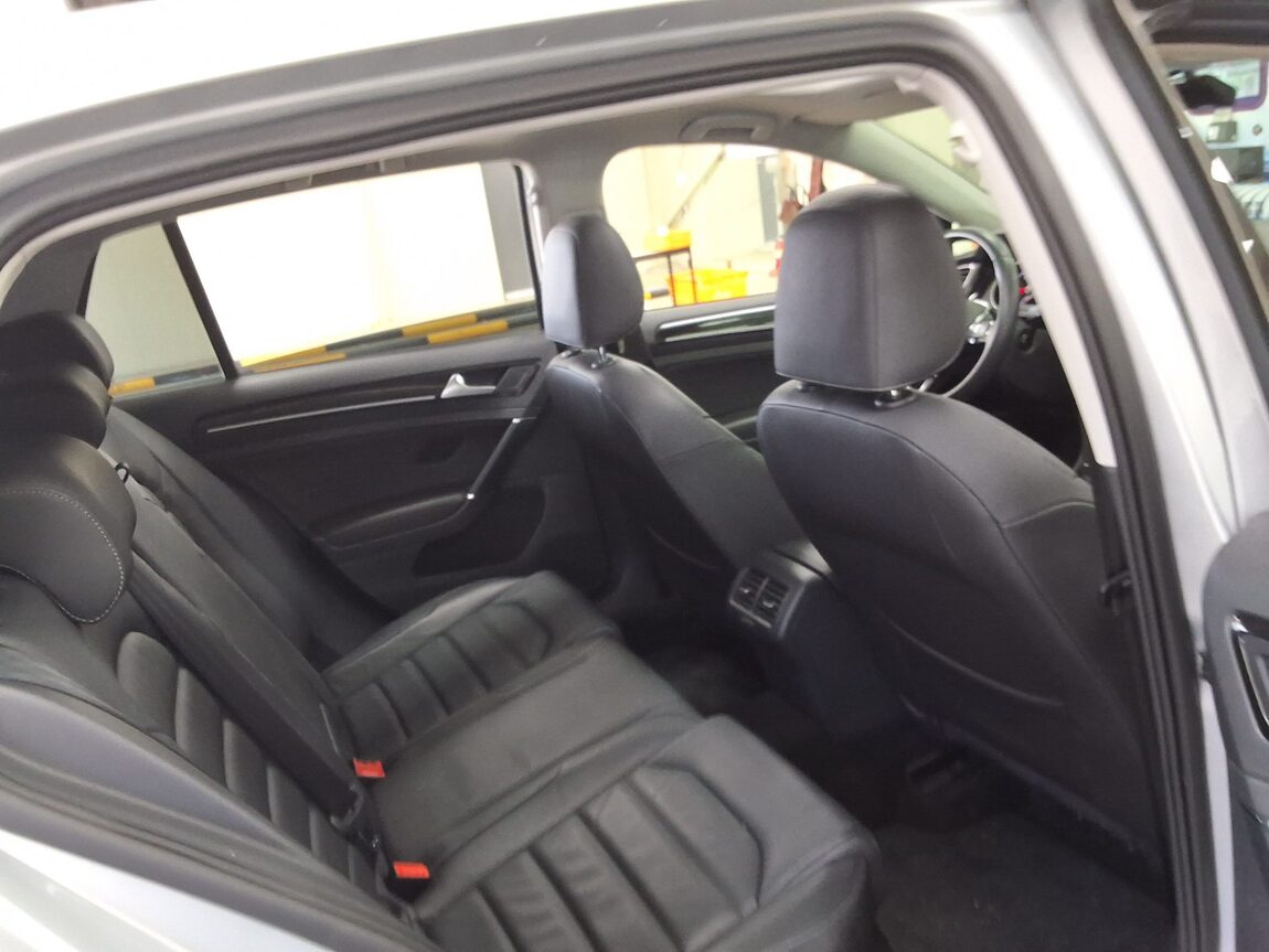 VOLKSWAGEN GOLF (7TH GEN) 2.0 TDI PREMIUM 2014 - zdjęcie 14