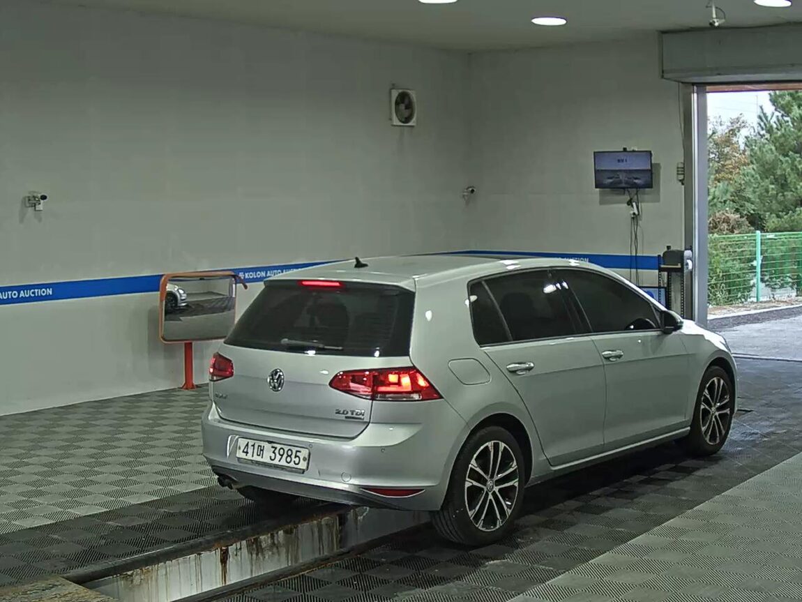 VOLKSWAGEN GOLF (7TH GEN) 2.0 TDI PREMIUM 2014 - zdjęcie 5