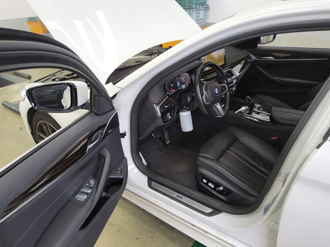 BMW 5 SERIES (7TH GEN) 520i M SPORT PACK 2022 - zdjęcie 10