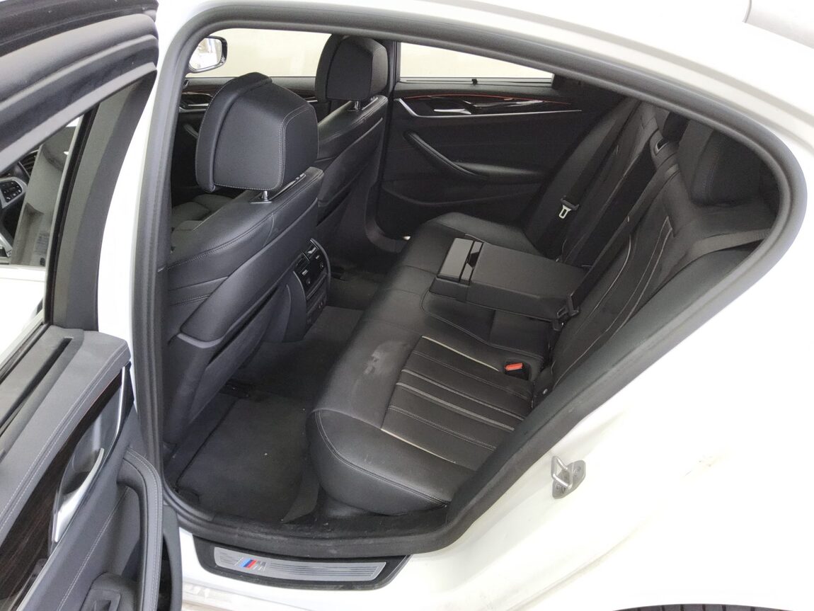 BMW 5 SERIES (7TH GEN) 520i M SPORT PACK 2022 - zdjęcie 12