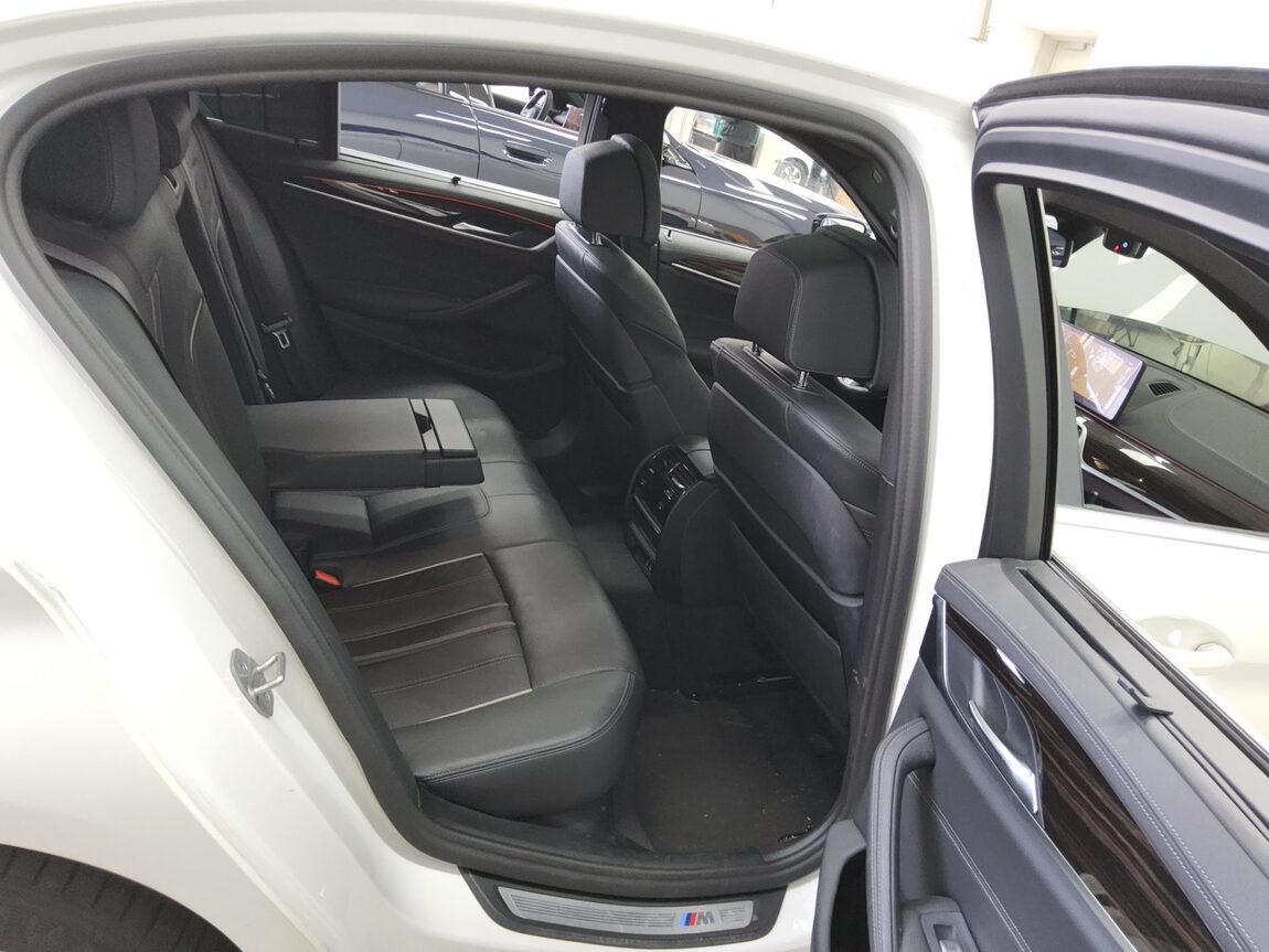 BMW 5 SERIES (7TH GEN) 520i M SPORT PACK 2022 - zdjęcie 13