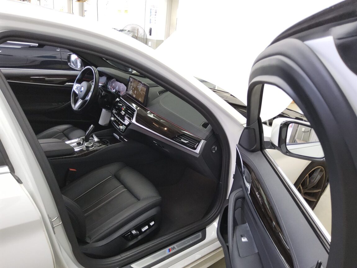 BMW 5 SERIES (7TH GEN) 520i M SPORT PACK 2022 - zdjęcie 14