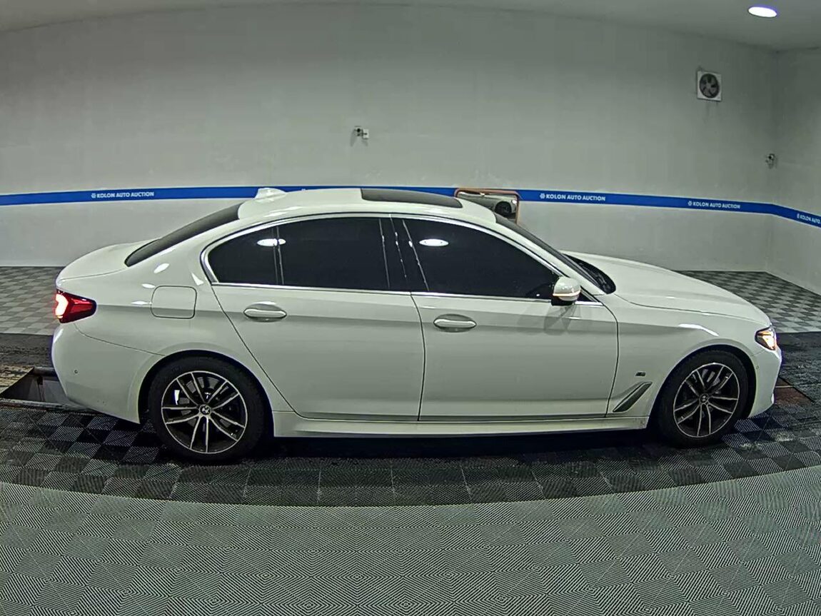BMW 5 SERIES (7TH GEN) 520i M SPORT PACK 2022 - zdjęcie 4