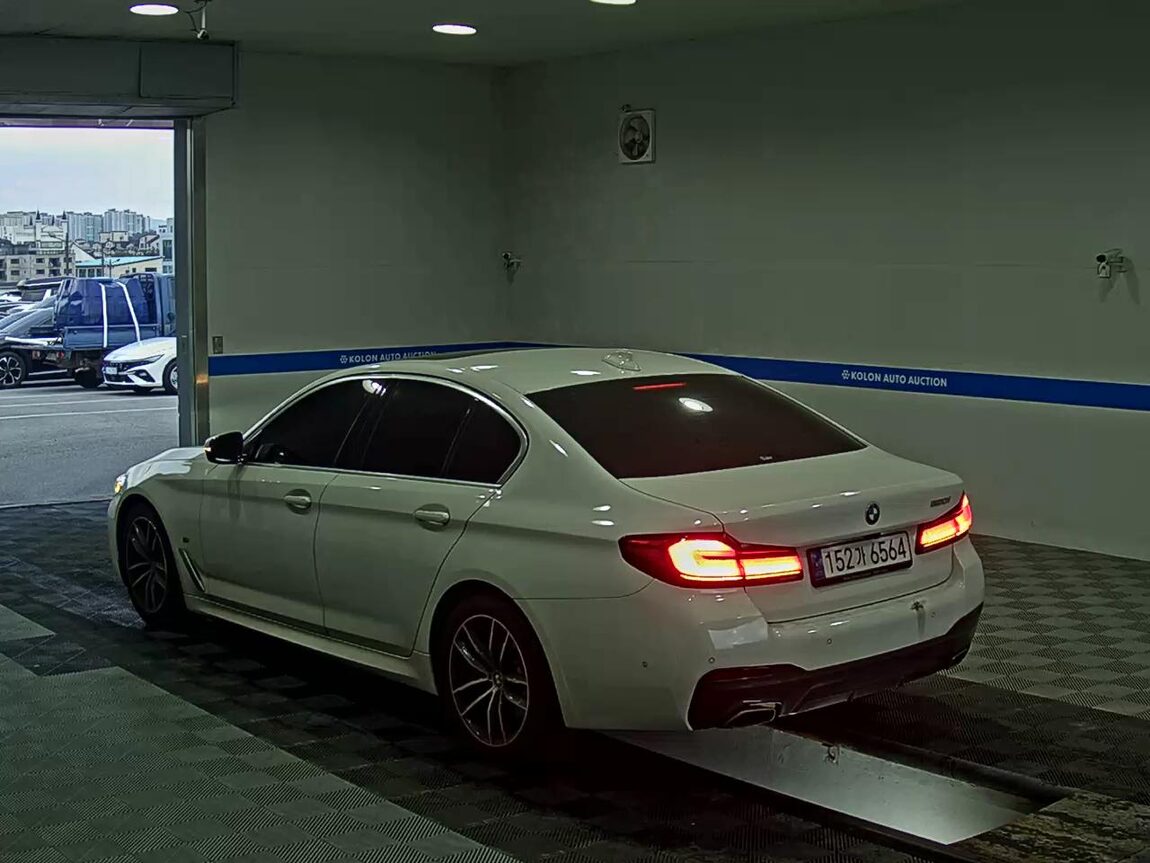 BMW 5 SERIES (7TH GEN) 520i M SPORT PACK 2022 - zdjęcie 6