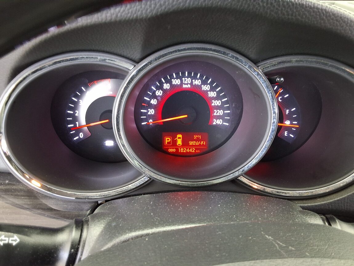 KIA SORENTO R DIESEL 2.2 4WD LIMITED PREMIUM 2011 - zdjęcie 9