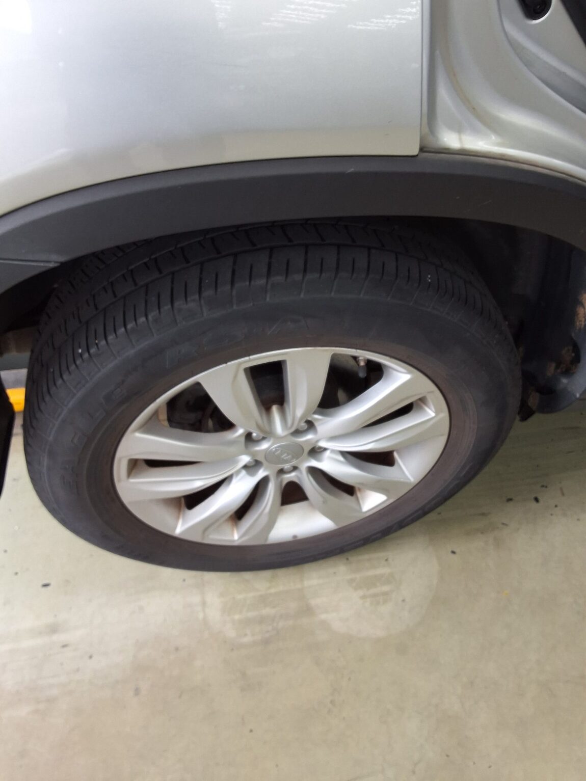 KIA SORENTO R DIESEL 2.2 4WD LIMITED PREMIUM 2011 - zdjęcie 24