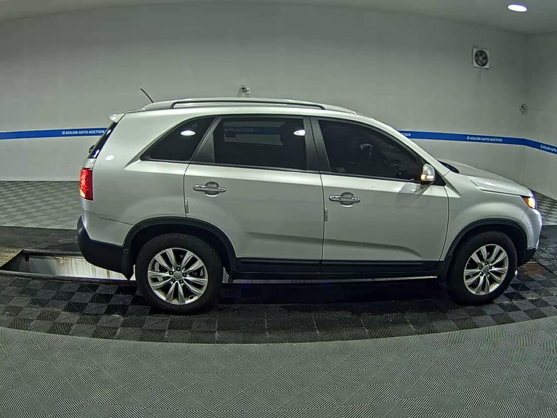 KIA SORENTO R DIESEL 2.2 4WD LIMITED PREMIUM 2011 - zdjęcie 4