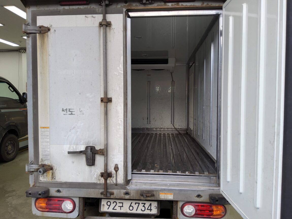 HYUNDAI PORTER II FREEZER BOX TRUCK SUPER CAB TWIN COMPRESSOR 2020 - zdjęcie 13