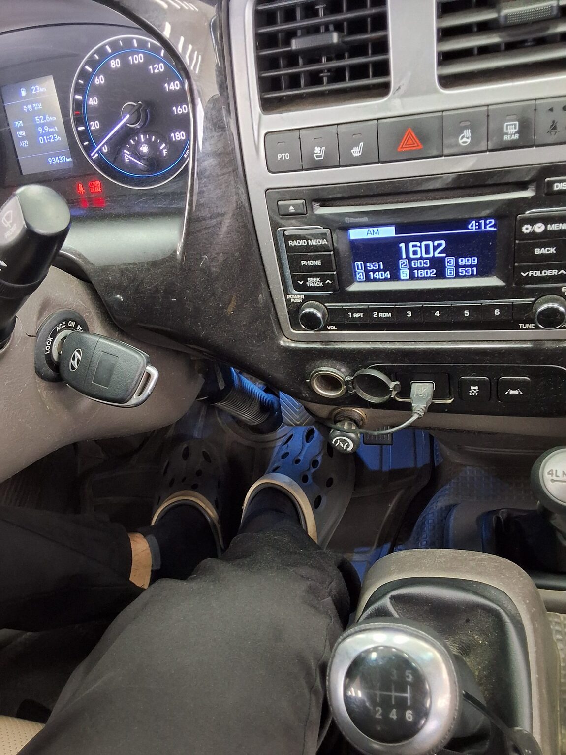 HYUNDAI PORTER II VGT 4WD DOUBLE CAB LONG WHEELBASE PREMIUM 2022 - zdjęcie 17