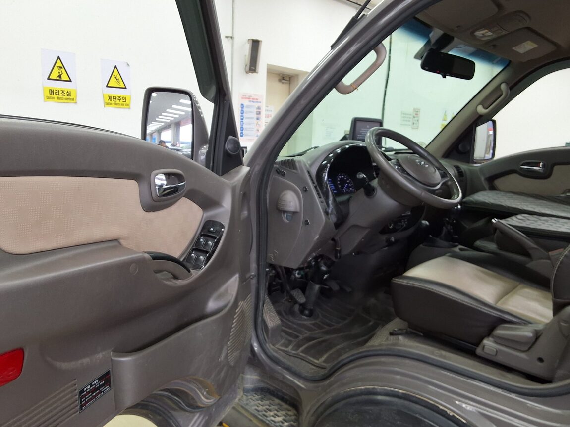 HYUNDAI PORTER II VGT 4WD DOUBLE CAB LONG WHEELBASE PREMIUM 2022 - zdjęcie 10