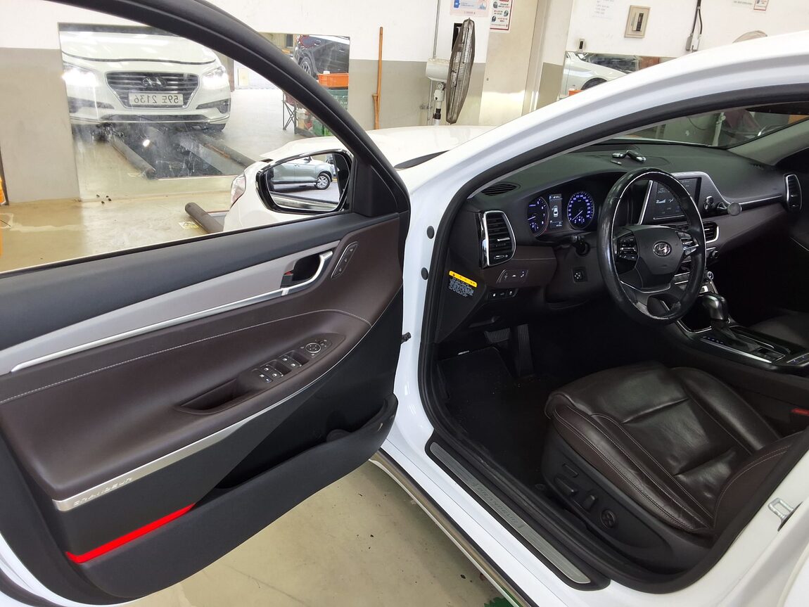 HYUNDAI GRANDEUR IG 3.0 GDi EXCLUSIVE SPECIAL 2019 - zdjęcie 10
