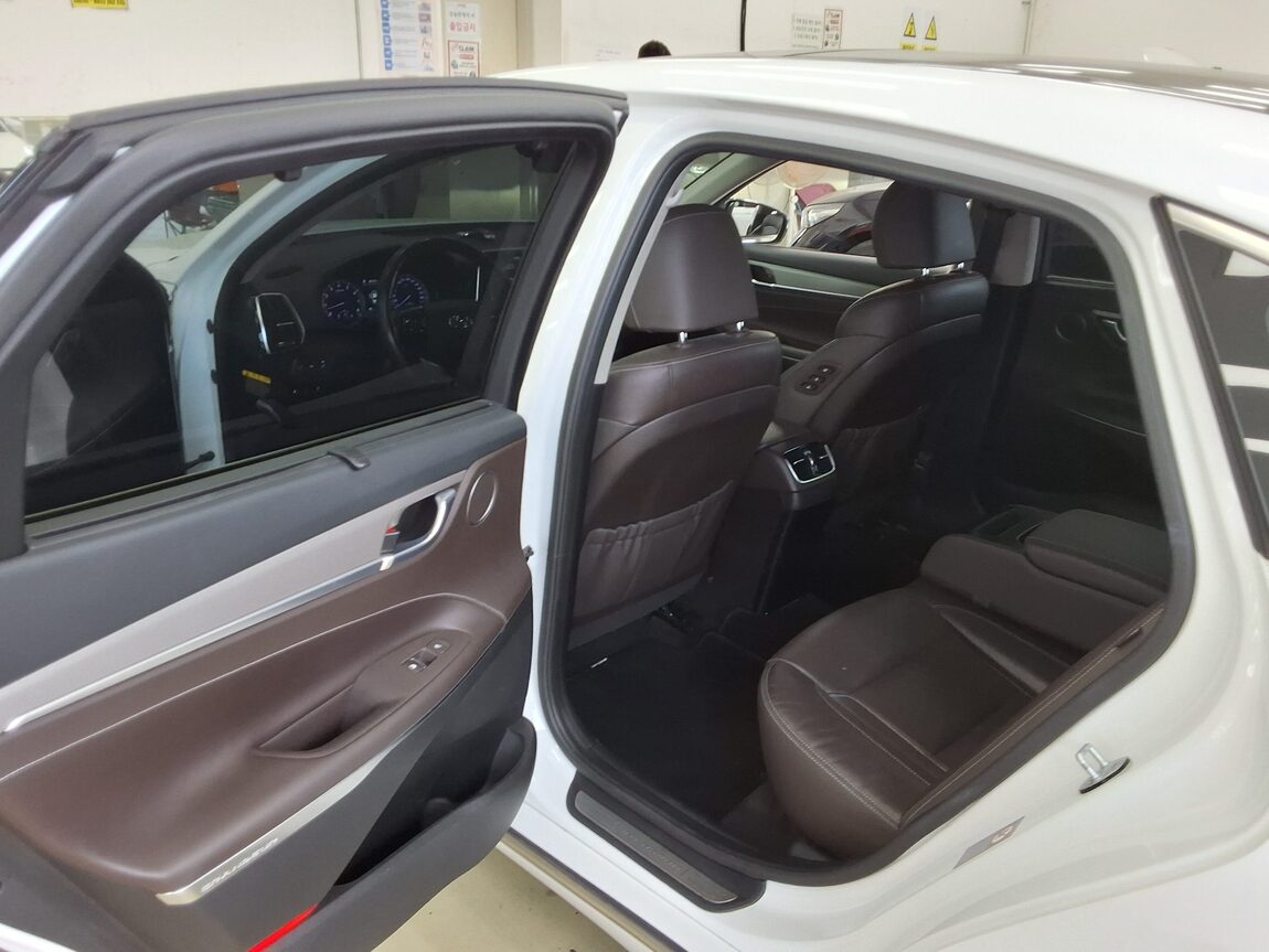 HYUNDAI GRANDEUR IG 3.0 GDi EXCLUSIVE SPECIAL 2019 - zdjęcie 12