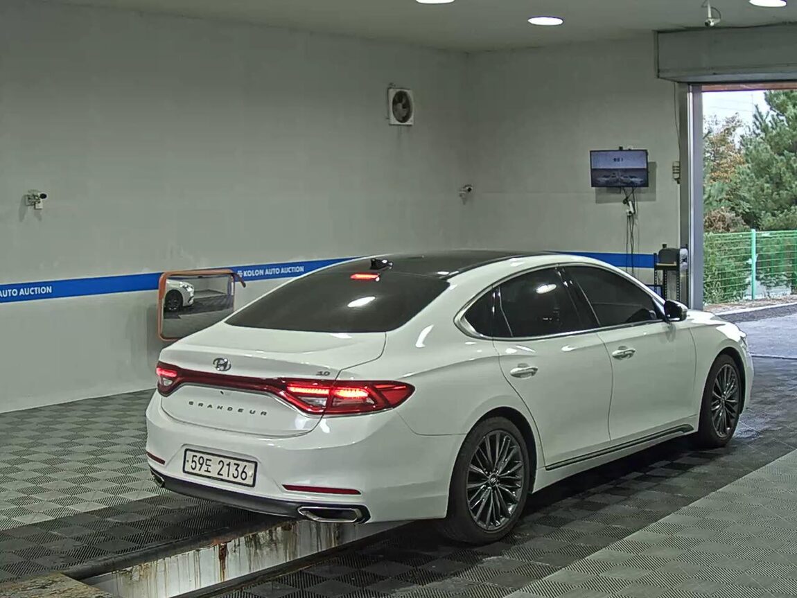 HYUNDAI GRANDEUR IG 3.0 GDi EXCLUSIVE SPECIAL 2019 - zdjęcie 5