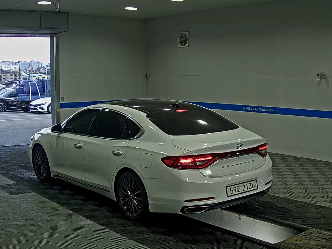 HYUNDAI GRANDEUR IG 3.0 GDi EXCLUSIVE SPECIAL 2019 - zdjęcie 6