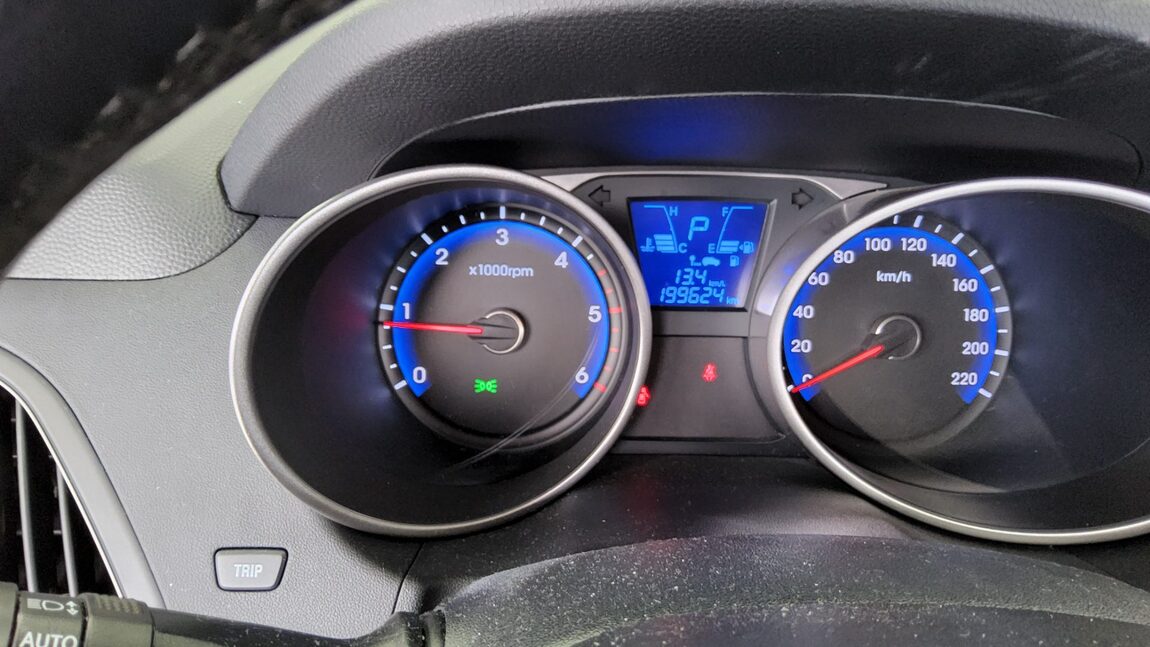 HYUNDAI NEW TUCSON ix DIESEL R2.0 2WD MODERN 2015 - zdjęcie 9