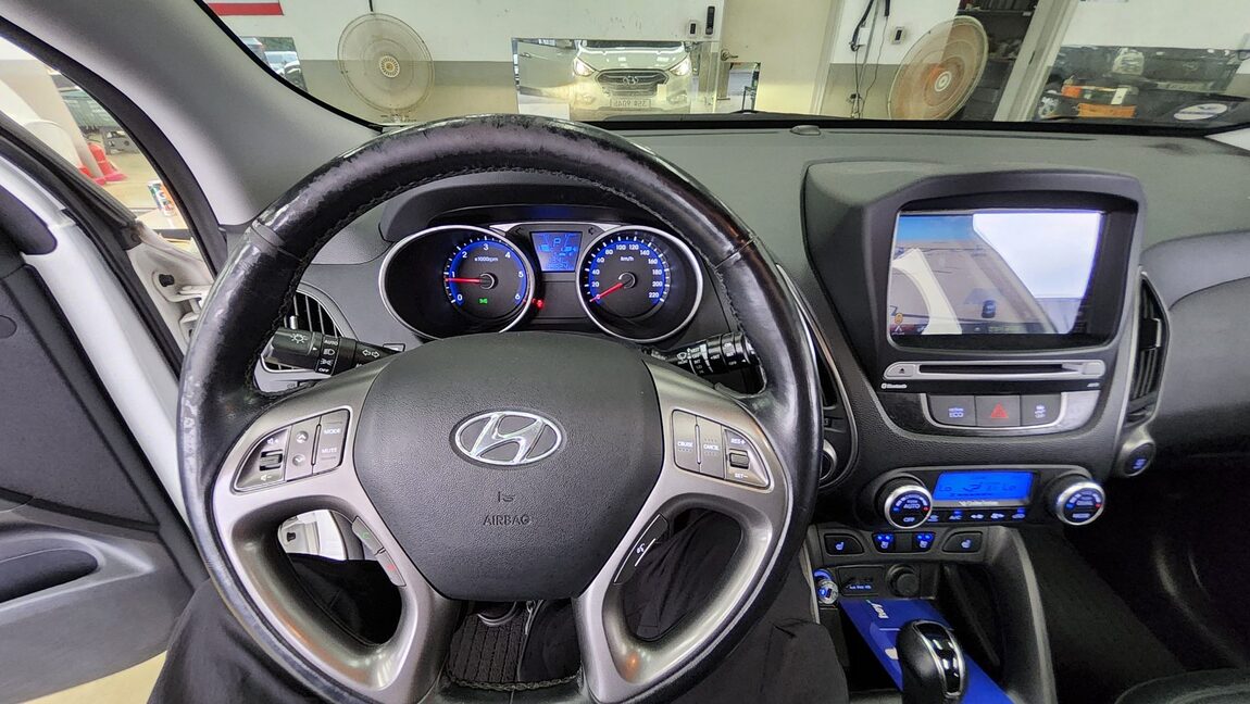 HYUNDAI NEW TUCSON ix DIESEL R2.0 2WD MODERN 2015 - zdjęcie 18