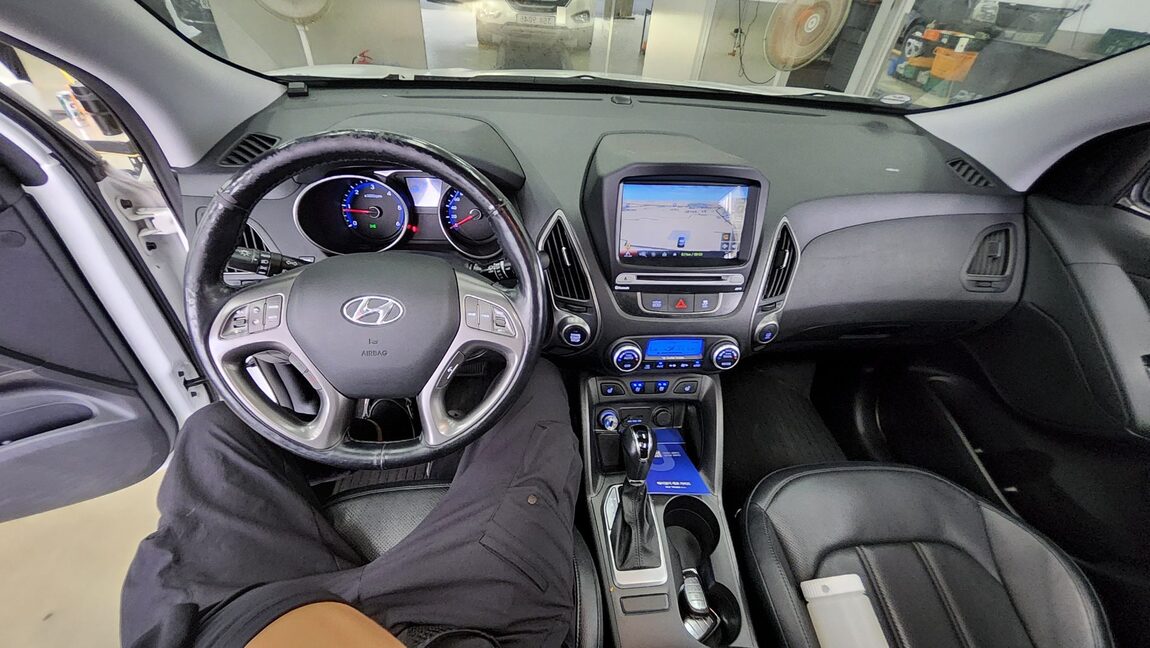 HYUNDAI NEW TUCSON ix DIESEL R2.0 2WD MODERN 2015 - zdjęcie 11