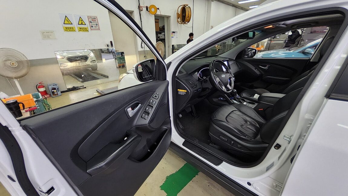HYUNDAI NEW TUCSON ix DIESEL R2.0 2WD MODERN 2015 - zdjęcie 10