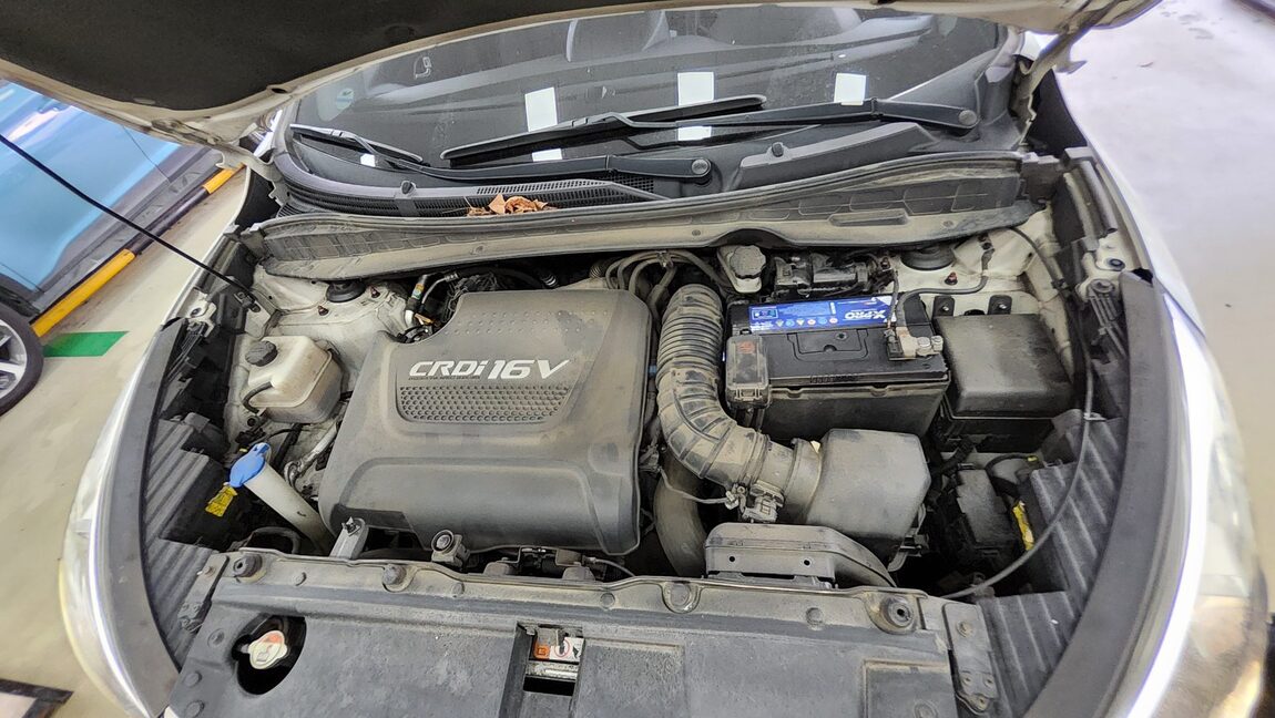 HYUNDAI NEW TUCSON ix DIESEL R2.0 2WD MODERN 2015 - zdjęcie 22