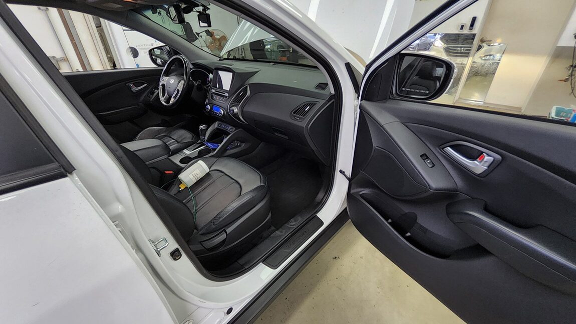 HYUNDAI NEW TUCSON ix DIESEL R2.0 2WD MODERN 2015 - zdjęcie 14