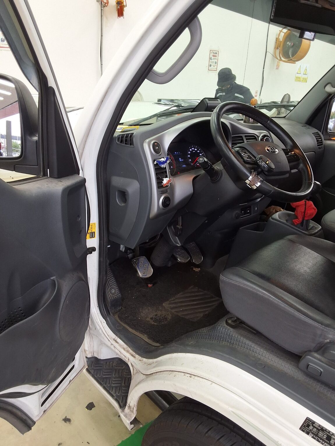 KIA THE NEW BONGO III CARGO 1 TON LPG KING CAB EXTRA LONG WHEELBASE GL 2020 - zdjęcie 10