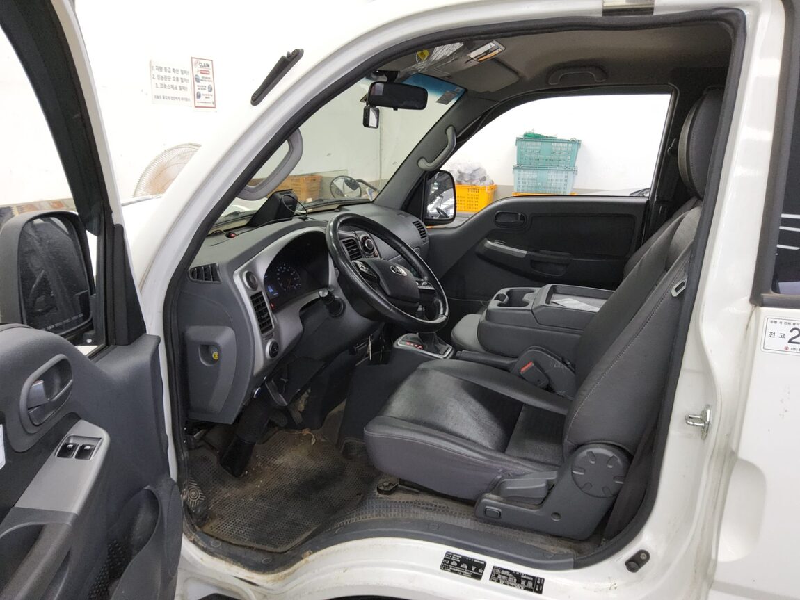 KIA THE NEW BONGO III CARGO 1 TON KING CAB EXTRA LONG WHEELBASE L 2022 - zdjęcie 10