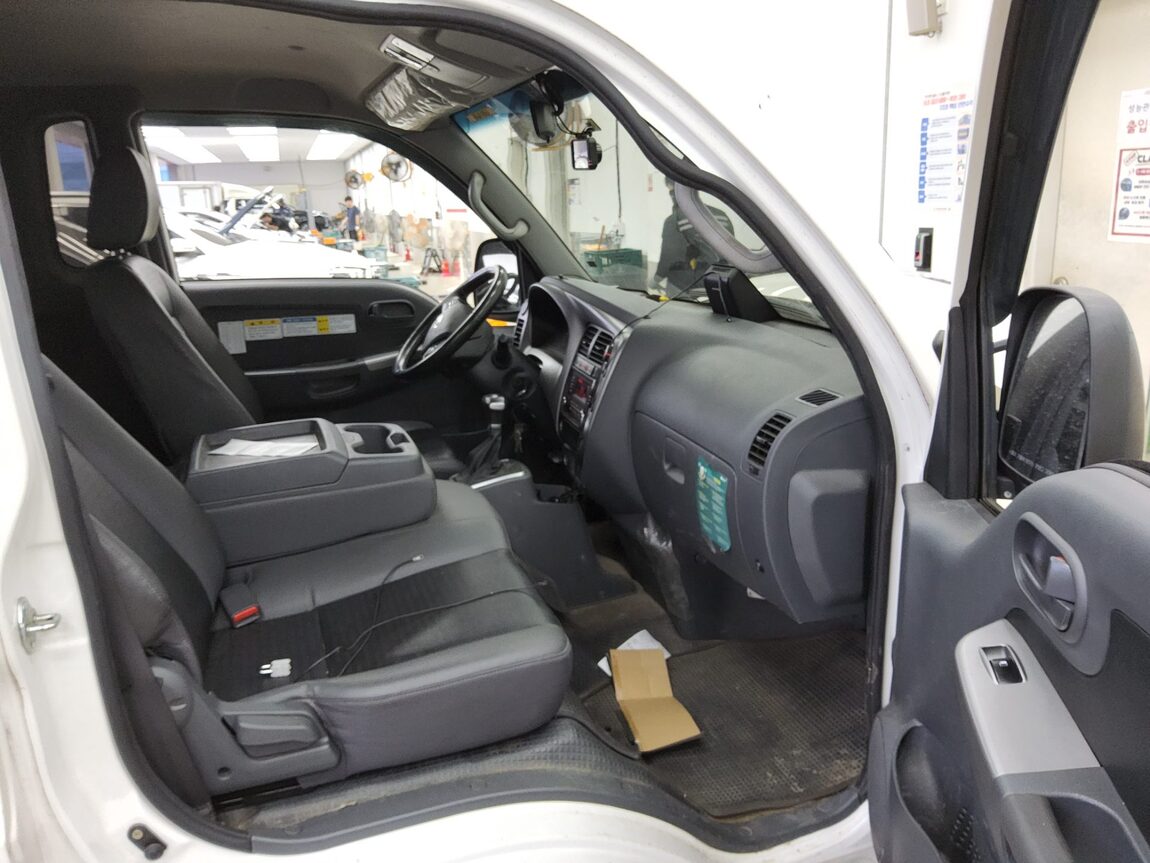 KIA THE NEW BONGO III CARGO 1 TON KING CAB EXTRA LONG WHEELBASE L 2022 - zdjęcie 12