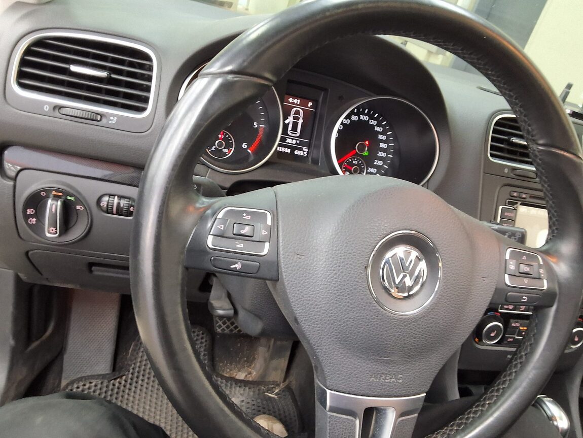 VOLKSWAGEN GOLF (6TH GEN) 2.0 TDI STYLE 2013 - zdjęcie 23