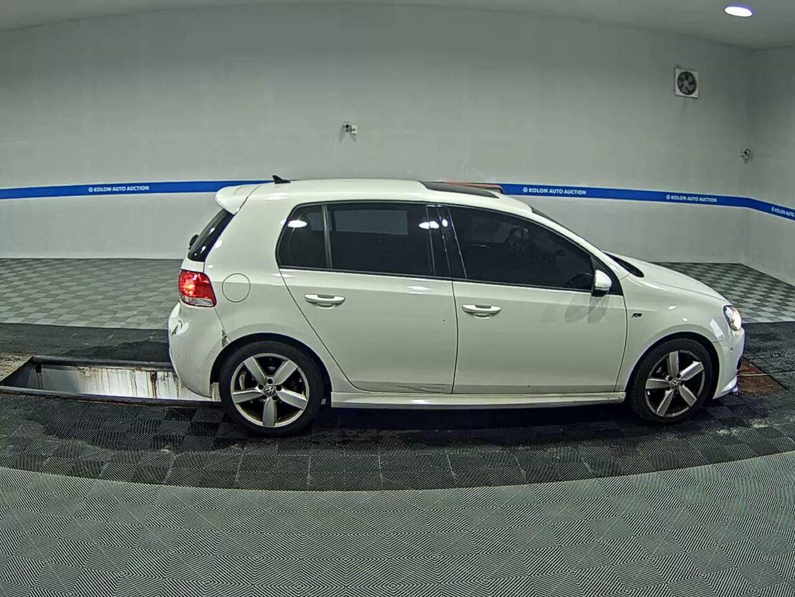 VOLKSWAGEN GOLF (6TH GEN) 2.0 TDI STYLE 2013 - zdjęcie 4