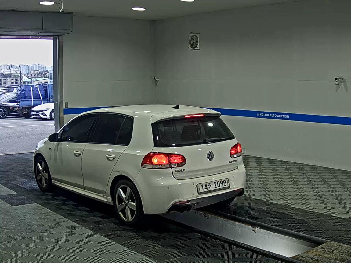 VOLKSWAGEN GOLF (6TH GEN) 2.0 TDI STYLE 2013 - zdjęcie 6