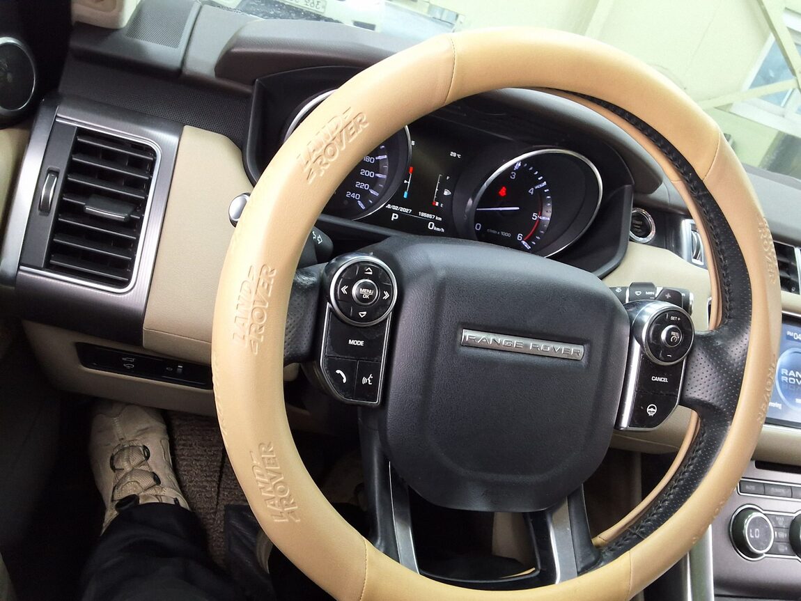 LAND ROVER RANGE ROVER SPORT (2ND GEN) 3.0 SDV6 HSE 2015 - zdjęcie 23
