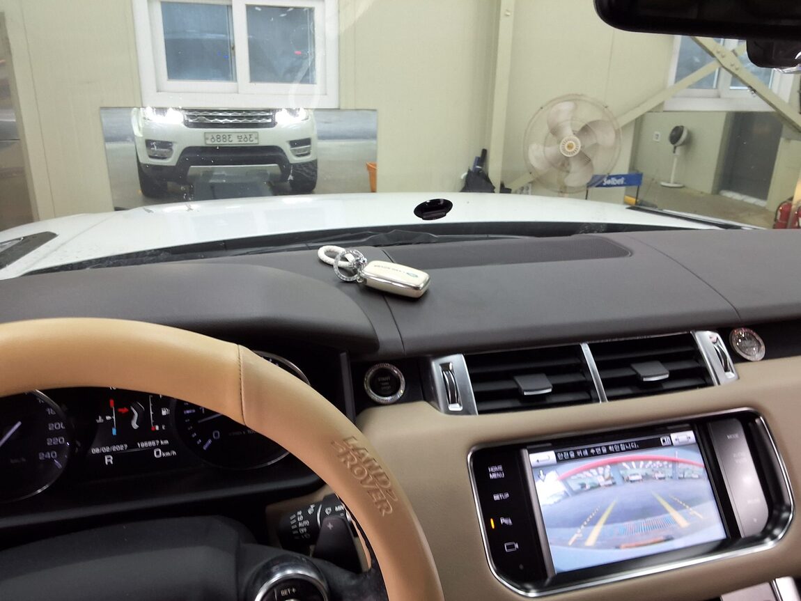 LAND ROVER RANGE ROVER SPORT (2ND GEN) 3.0 SDV6 HSE 2015 - zdjęcie 25