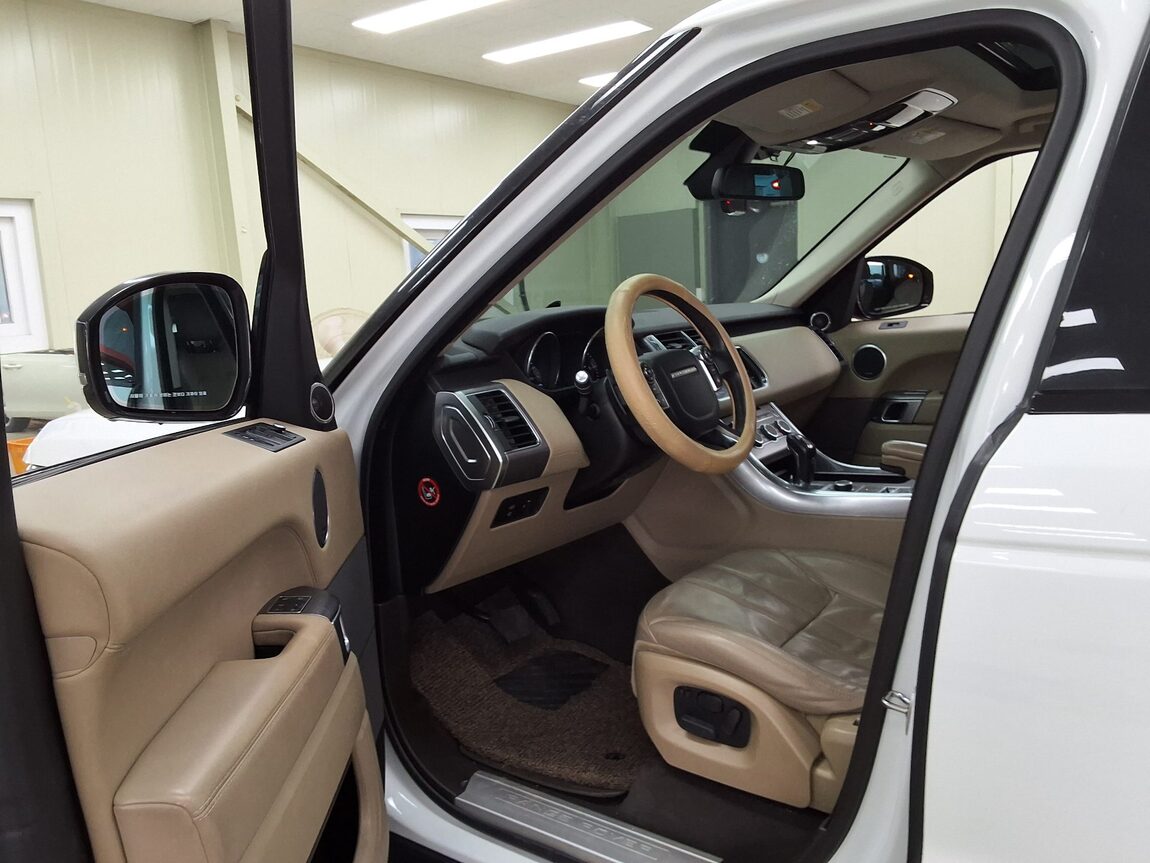LAND ROVER RANGE ROVER SPORT (2ND GEN) 3.0 SDV6 HSE 2015 - zdjęcie 11