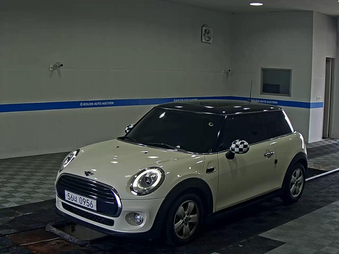 MINI COOPER (3RD GEN) 1.5 D MID 2016 - zdjęcie 2