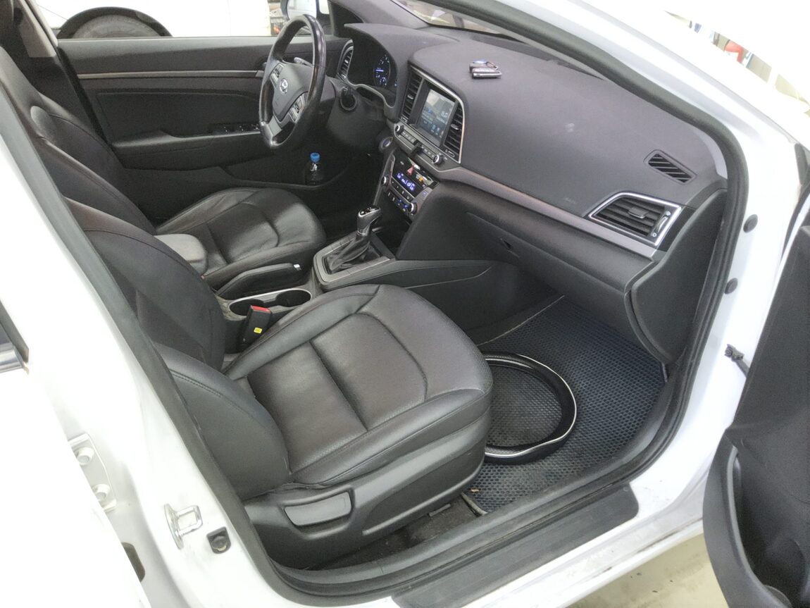 HYUNDAI AVANTE AD 1.6 GDi MODERN SPECIAL 2017 - zdjęcie 14