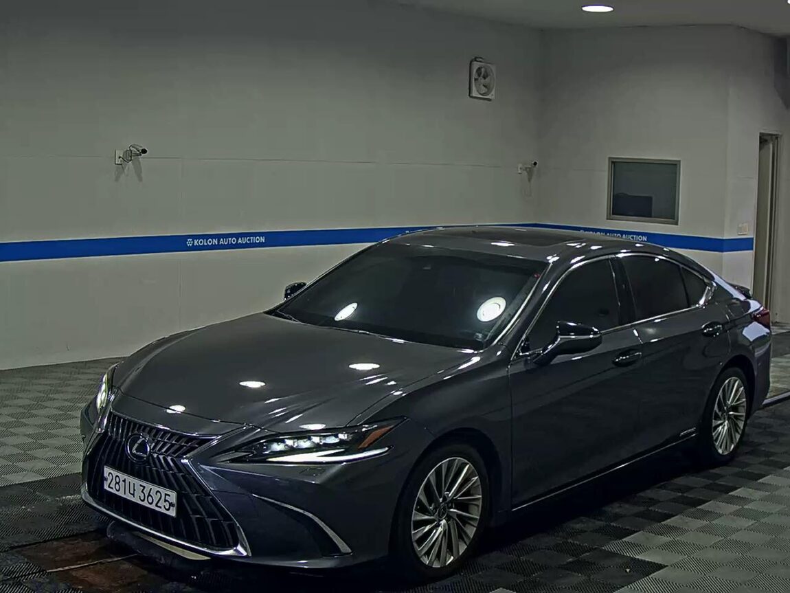 LEXUS ES (7TH GEN) 300h EXECUTIVE 2022 - zdjęcie 2