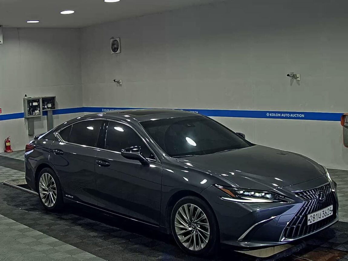 LEXUS ES (7TH GEN) 300h EXECUTIVE 2022 - zdjęcie 3