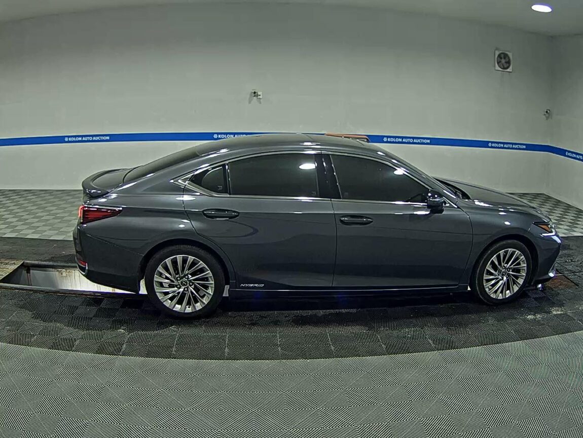 LEXUS ES (7TH GEN) 300h EXECUTIVE 2022 - zdjęcie 4