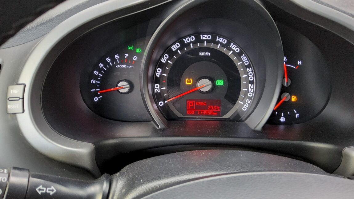 KIA THE NEW SPORTAGE R GASOLINE 2.0 2WD TRENDY 2015 - zdjęcie 9