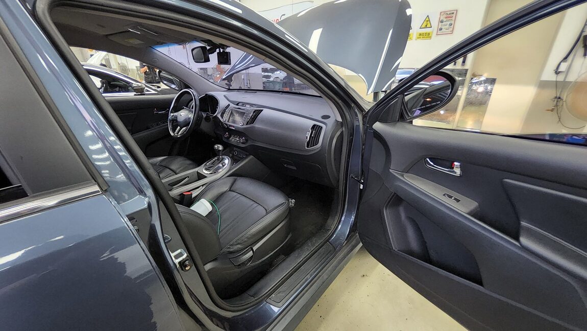KIA THE NEW SPORTAGE R GASOLINE 2.0 2WD TRENDY 2015 - zdjęcie 14